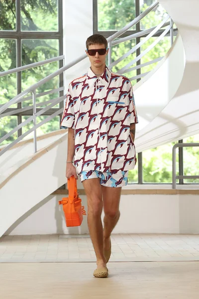 Look 40